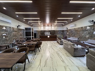 BRISTO LOUNGE & CAFE