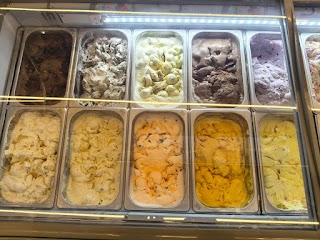 Scoops ice cream parlour