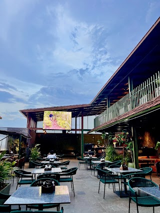Penthousee bar and eatery
