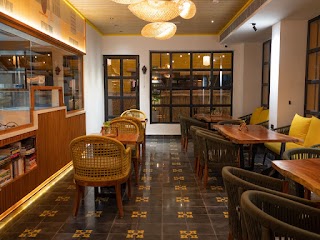 Yellolife Cafe