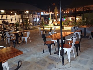 Chronicles Cafe & Kitchen