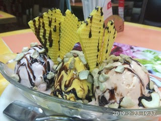 Classic Ice Cream Parlour