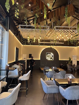 Coffee and Crisps Cafe