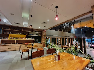 The Hole In The Wall Cafe
