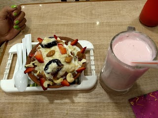 Milan Juice Center & Shawarma